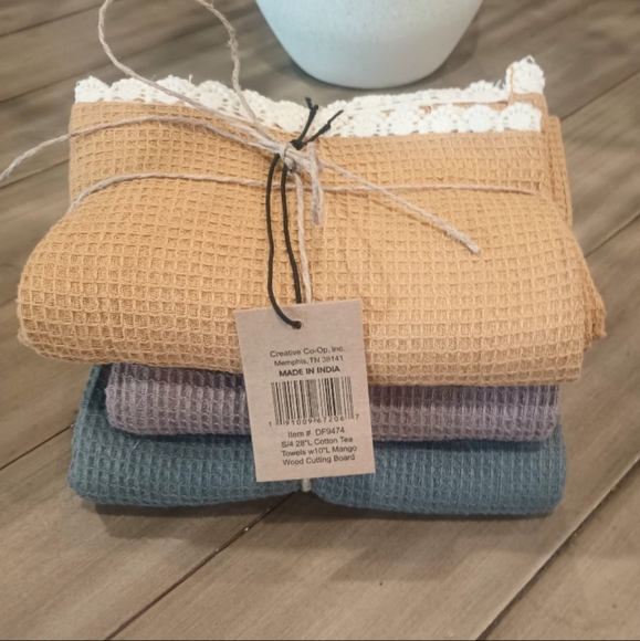 Creative Co-Op Waffle Knit Towel Set, Brand New - Picture 1 of 2
